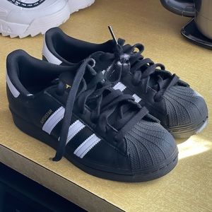 Adidas superstars big kids size 5